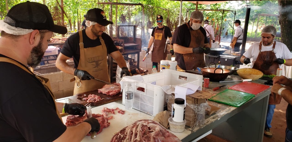 Uma tonelada de carne para consumir no 1° Churrascaje