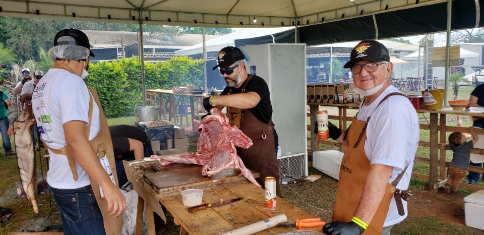 Uma tonelada de carne para consumir no 1° Churrascaje