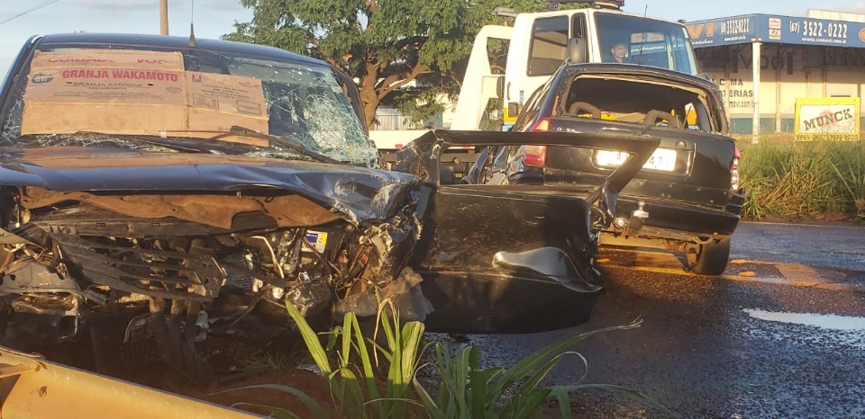 Motorista embriagado atropela motociclista, foge, causa outro acidente grave na BR e interdita rodovia por mais de duas horas Motorista embriagado atropela motociclista, foge, causa outro acidente grave na BR e interdita rodovia por mais de duas horas