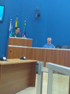 Câmara homenageia militares em sessão solene