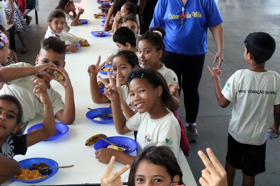 Reforma do CRASE “Coração de Mãe” é entregue aos servidores e às crianças e adolescentes Reforma do CRASE “Coração de Mãe” é entregue aos servidores e às crianças e adolescentes