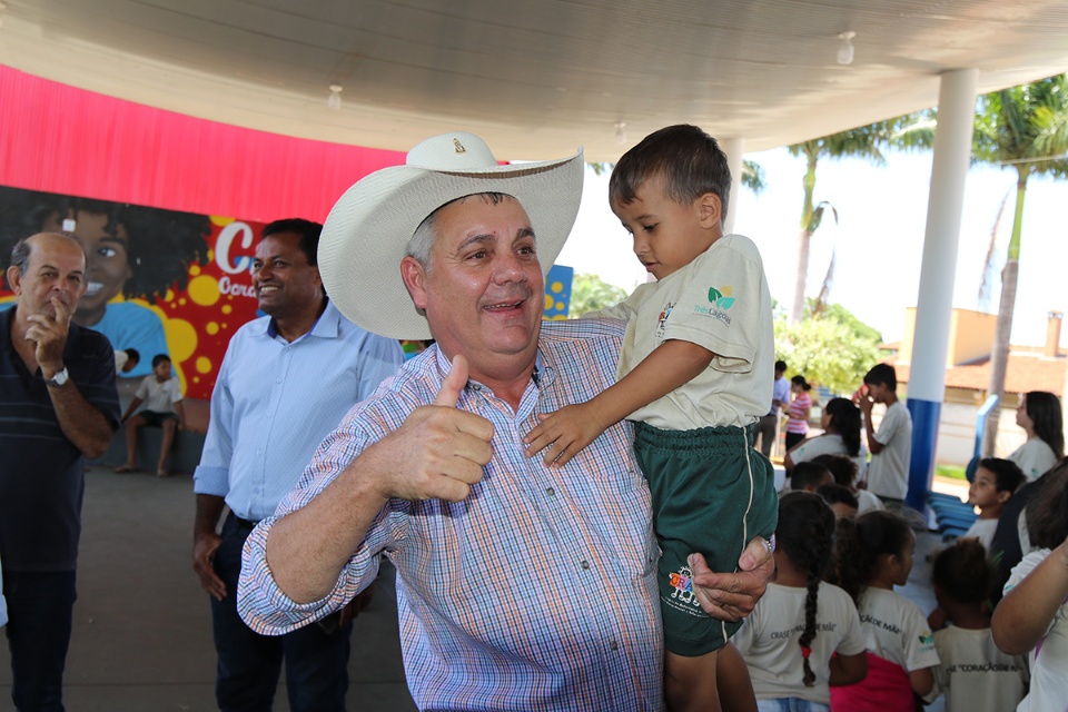 Reforma do CRASE “Coração de Mãe” é entregue aos servidores e às crianças e adolescentes Reforma do CRASE “Coração de Mãe” é entregue aos servidores e às crianças e adolescentes