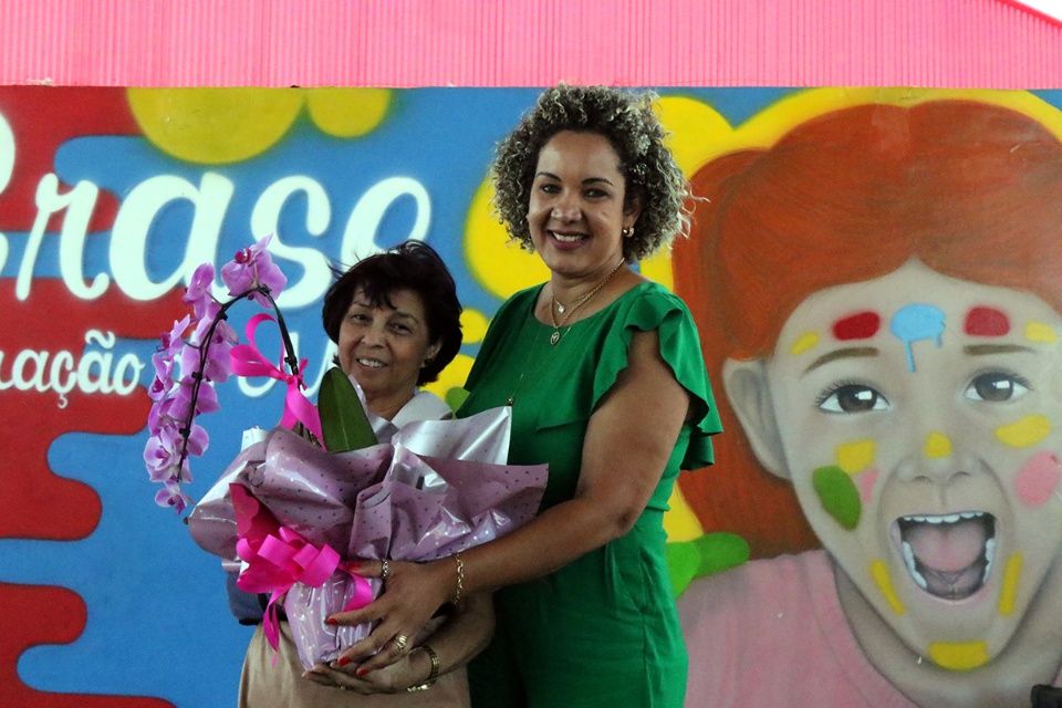 Reforma do CRASE “Coração de Mãe” é entregue aos servidores e às crianças e adolescentes Reforma do CRASE “Coração de Mãe” é entregue aos servidores e às crianças e adolescentes