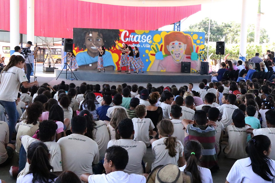 Reforma do CRASE “Coração de Mãe” é entregue aos servidores e às crianças e adolescentes Reforma do CRASE “Coração de Mãe” é entregue aos servidores e às crianças e adolescentes