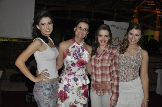 Boutique Vitória Flor participou de noite de glamour em hotel da cidade Boutique Vitória Flor participou de noite de glamour em hotel da cidade