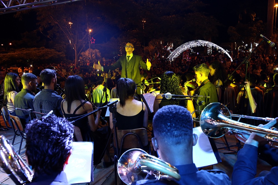 Banda Cristo Redentor presta homenagens a músicos