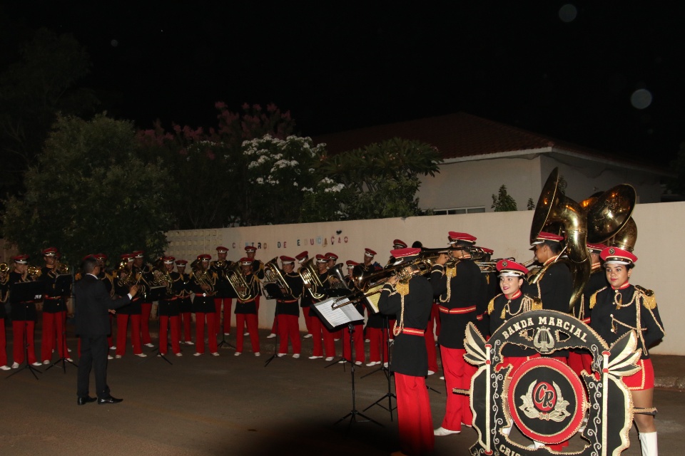 Administração Municipal inaugura iluminação Natalina na Praça do Jupiá Administração Municipal inaugura iluminação Natalina na Praça do Jupiá