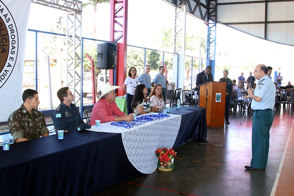 Alunos de Escolas Municipais de Três Lagoas participam de formatura do Proerd Alunos de Escolas Municipais de Três Lagoas participam de formatura do Proerd