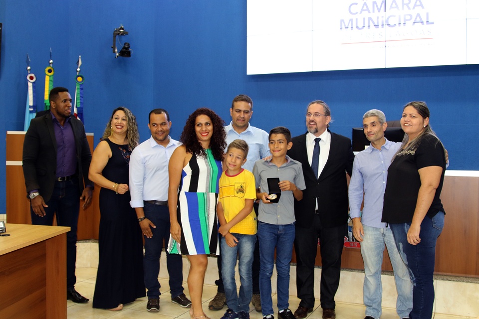 Alunos destaques da Rede Municipal de Ensino de Três Lagoas recebem medalha “Professora Zenaide Nogueira Fabbri” Alunos destaques da Rede Municipal de Ensino de Três Lagoas recebem medalha “Professora Zenaide Nogueira Fabbri”