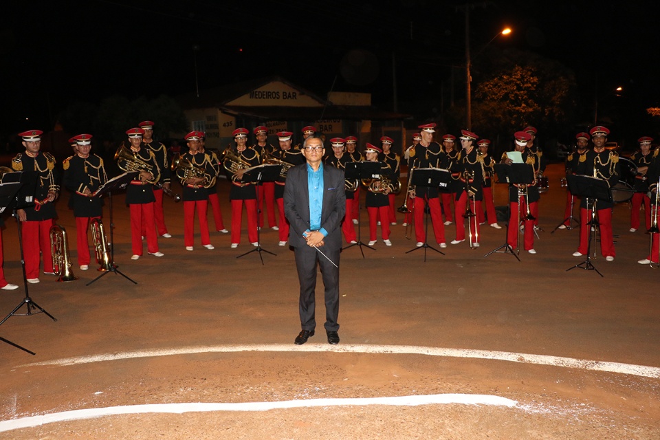Decoração natalina do Distrito de Arapuá é inaugurada pela Prefeitura de Três Lagoas