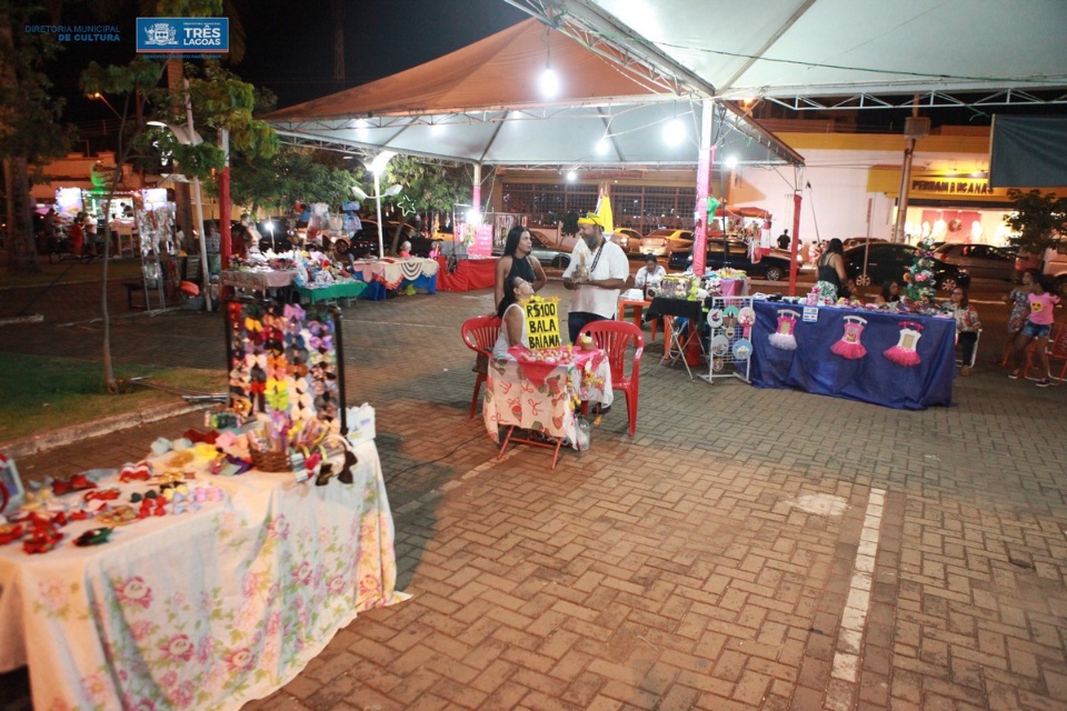 “Serenata e Bazar de Natal” tem início com a Orquestra Municipal de Viola “Serenata e Bazar de Natal” tem início com a Orquestra Municipal de Viola
