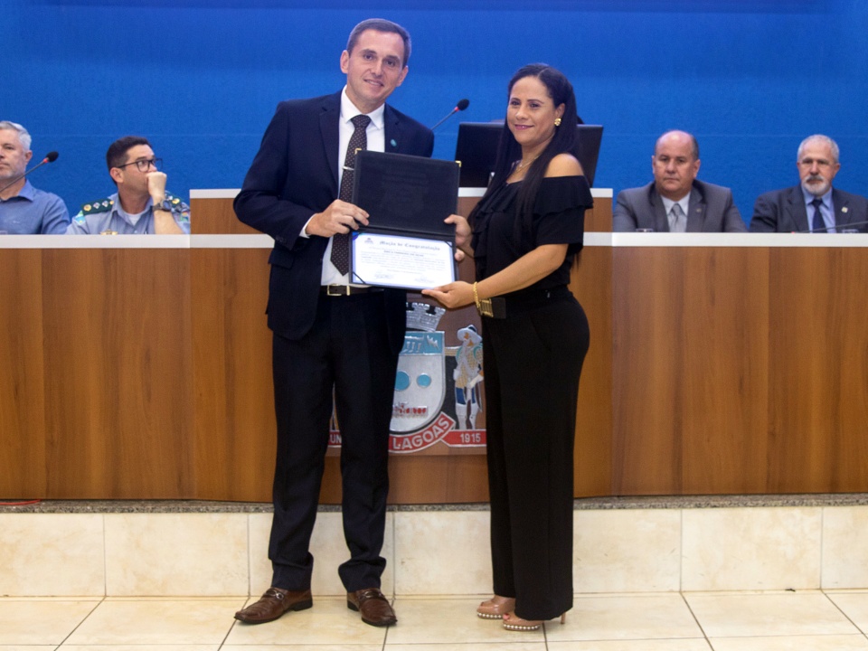Servidores penitenciários recebem homenagens na Câmara de Três Lagoas Servidores penitenciários recebem homenagens na Câmara de Três Lagoas