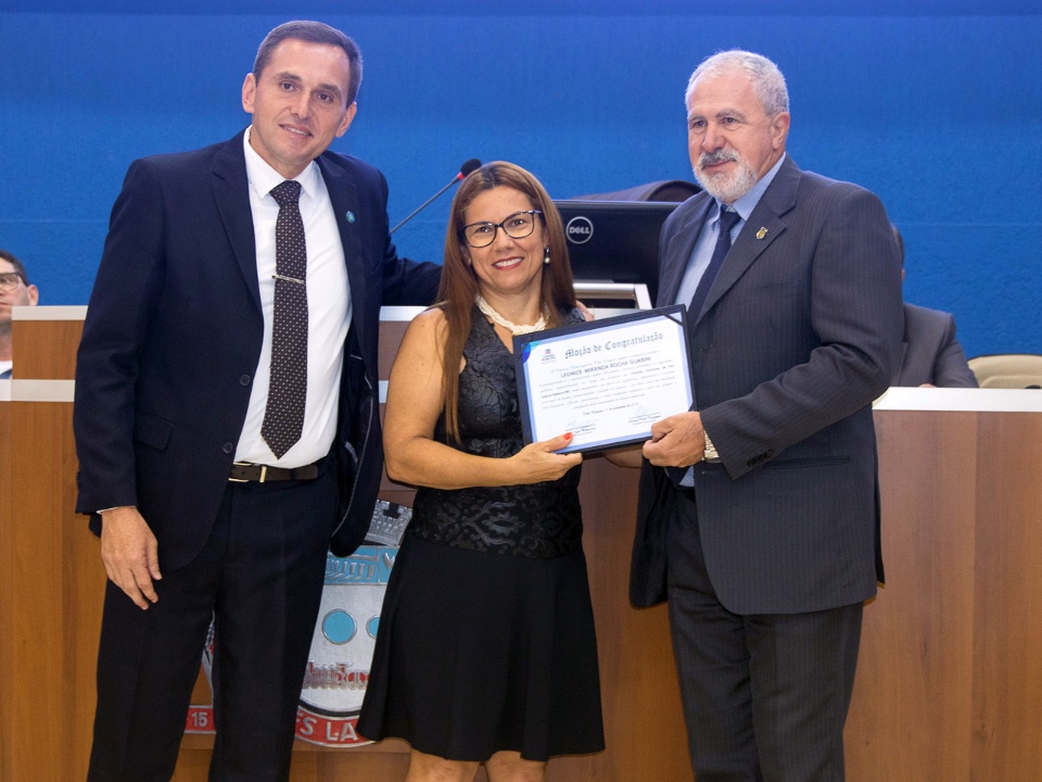 Servidores penitenciários recebem homenagens na Câmara de Três Lagoas Servidores penitenciários recebem homenagens na Câmara de Três Lagoas