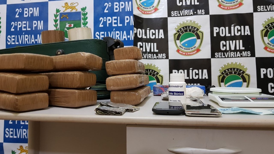 Jovem é preso em flagrante por tráfico e associação ao crime