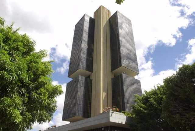 De janeiro a agosto, o déficit ficou em US$ 3,013 bilhões, resultado bem menor do que em igual período de 2016: US$ 13,086 bilhões, diz Banco Central. (Foto: Arquivo/ Agência Brasil)