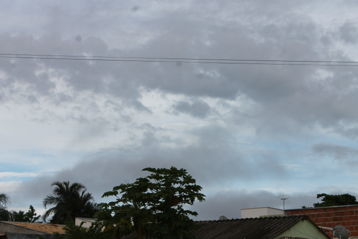 Tempo nublado em Três Lagoas. (Foto: Gabriela Rufino/Perfil News)