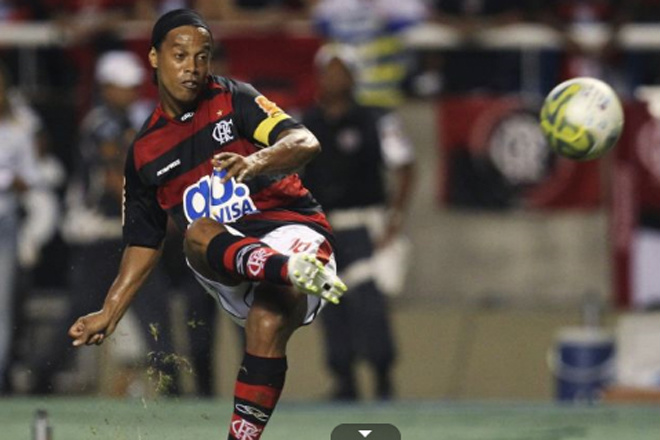 Com muita festa, Ronaldinho faz boa estreia e ajuda Fla a vencer Nova Iguaçu