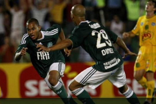 Patrik comemora ao marcar o gol da vitória do Palmeiras sobre o Mirassol
Foto: Divulgação