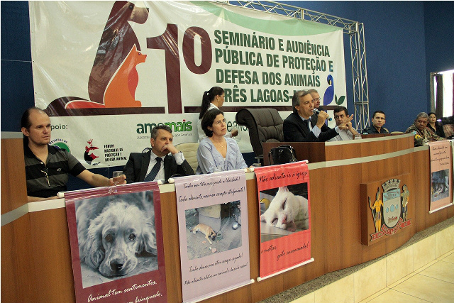 
O evento, idealizado pelo vereador Beto Araujo (ao centro da mesa) reuniu aproximadamente 300 pessoas (Foto: Assessoria)
