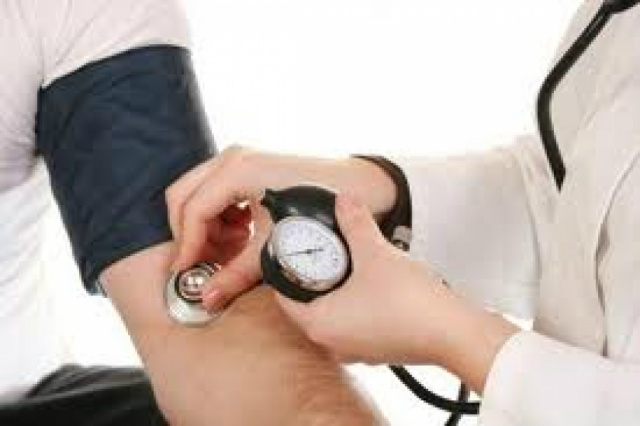 Segundo a pesquisa, a proporção de hipertensos no país aumenta com o passar da idade (Foto: Google)