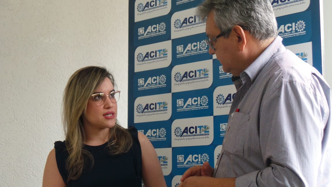 Três Lagoas Shopping começa negociação de espaços para lojistas Tatyanne Faneco, gerente financeiro da Argo Desenvolvimento e Gestão, em entrevista ao diretor do Perfil News, Ricardo Ojeda. (Foto: Lucas Gustavo/Perfil News).