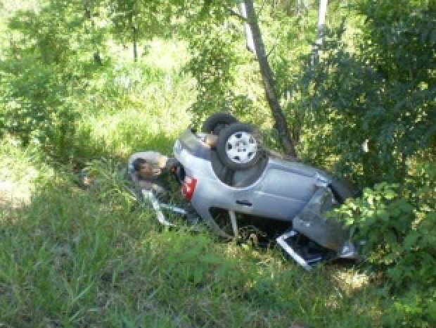 Gol caiu em ribanceira e motorista foi socorrido com suspeita de traumatismo craniano
Foto: Divulgação