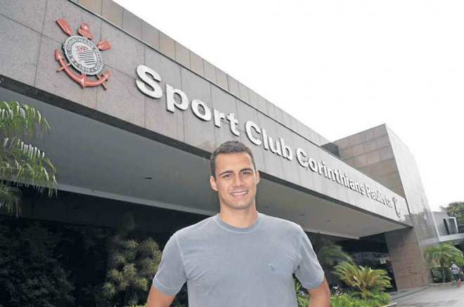 Nadador campo-grandense é contratado pelo Corinthians O nadador utilizou sua página na rede social Facebook para anunciar sua ‘nova casa’ (Foto: divulgação/arquivo pessoal)