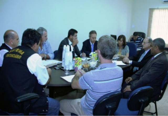 Reunião da COVEP dentro do presídio da Gameleira (Foto: Keila Oliveira)
