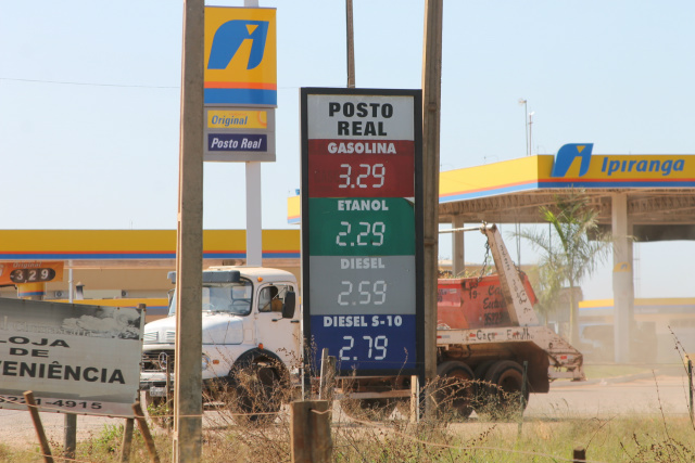 Preço da gasolina em Três Lagoas não condiz com a média do Estado Alíquota do ICMS (Imposto Sobre Circulação de Mercadorias e Serviços) em cima do diesel foi reduzida de 17% para 12% em todo o Estado.
