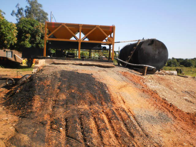 A construtora desenvolvia atividades de usinagem asfáltica para a rodovia MS 384, sem o licenciamento ambiental. (Foto: Assessoria)