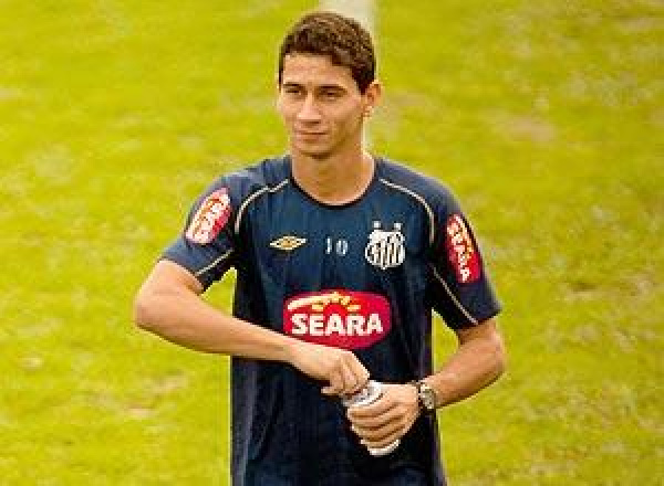 Paulo Henrique Ganso durante treino do Santos