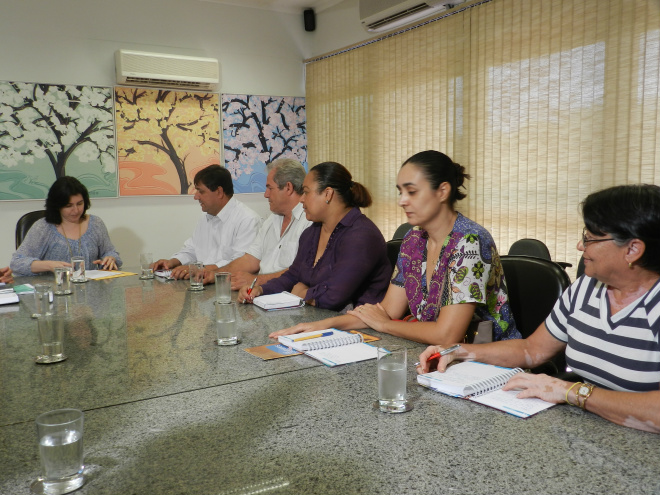 FETEMS entrega carta a Governadora Interina, Simone Tebet
Foto: Assessoria de Comunicação