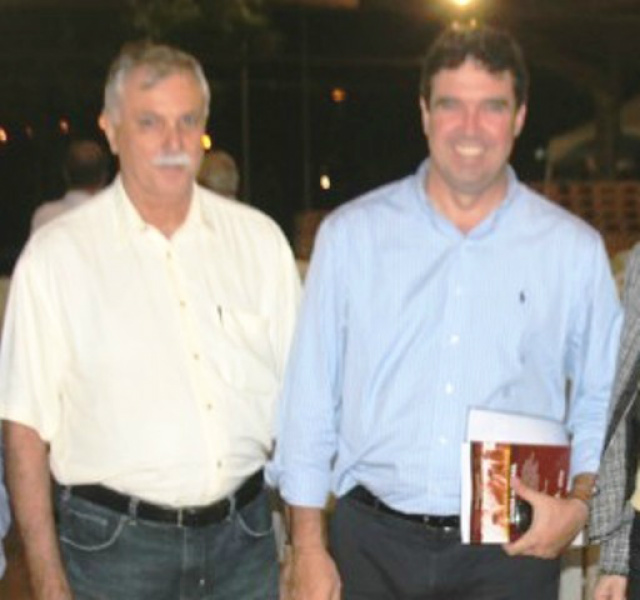 Marco Garcia toma posse no Sindicato Rural no sábado O atual presidente Pascoal Luiz Secco e Marco Garcia de Souza, que comandará a entidade até 2017. (Foto: Arquivo/Perfil News)