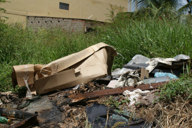 Lixo e entulhos podem armazenar água e aumentar casos de dengue
Foto: Assessoria de Comunicação
