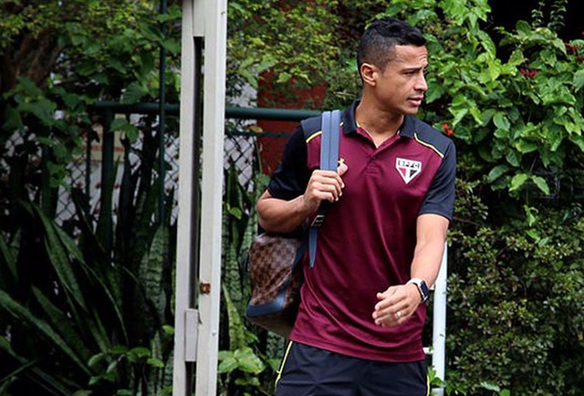 Afastado, Cícero entra em acordo com São Paulo e rescinde contrato Cícero rescinde contrato com o São Paulo (Foto: Rubens Chiri / saopaulofc.net)