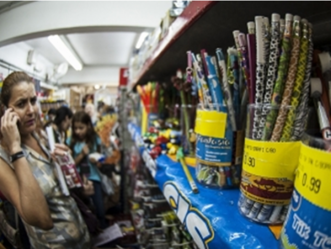 Procon recomenda atenção a itens que escolas não devem pedir Material de uso coletivo ou de expediente da instituição não deve ser comprado pelos pais (Foto: Agência Brasil)