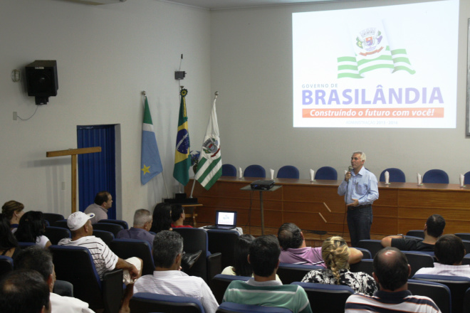 Prefeito de Brasilândia apresenta logomarca de sua administração Comerciantes conheceram nova logomarca apresentada por Jorge Diogo. Foto: Divulgação/Assessoria