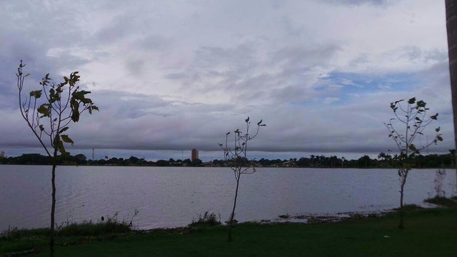 Depois de longo período de estiagem, sexta-feira será chuvosa em Três Lagoas Manhã começa ensolarada mas há previsão de chuva (Foto/Ricardo Ojeda)