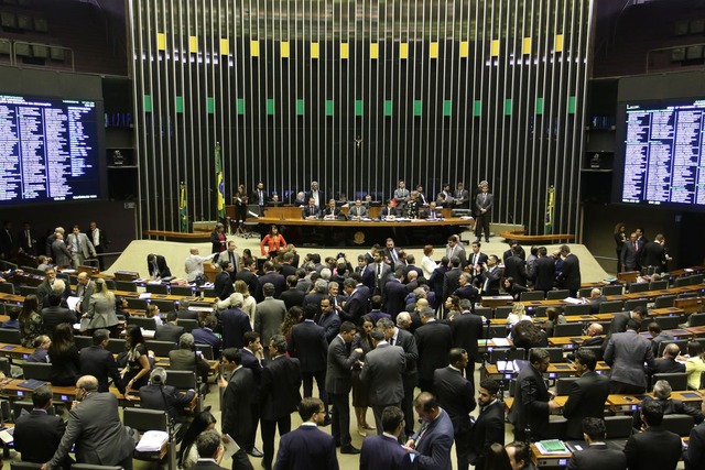 Câmara convoca Weintraub para explicar bloqueio a universidades Fabio Rodrigues Pozzebom/Agência Brasil