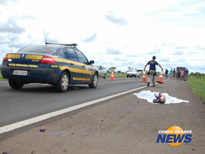 O adolescente sofreu uma queda e foi atropelado por carreta que não conseguiu desviar. 
Foto: Viviane Oliveira