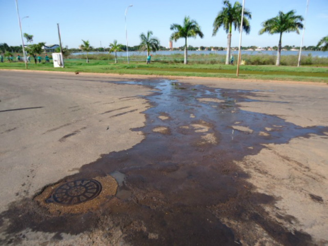 Meio Ambiente alerta população sobre os riscos do despejo de água servida em vias públicas (Foto: Assessoria).