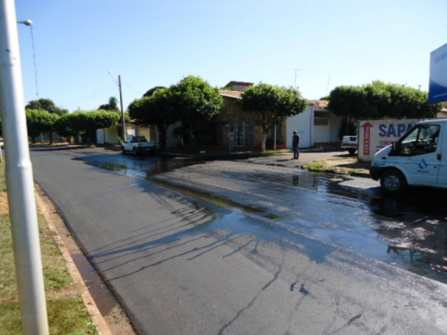 Meio Ambiente alerta população sobre os riscos do despejo de água servida em vias públicas (Foto: Assessoria).