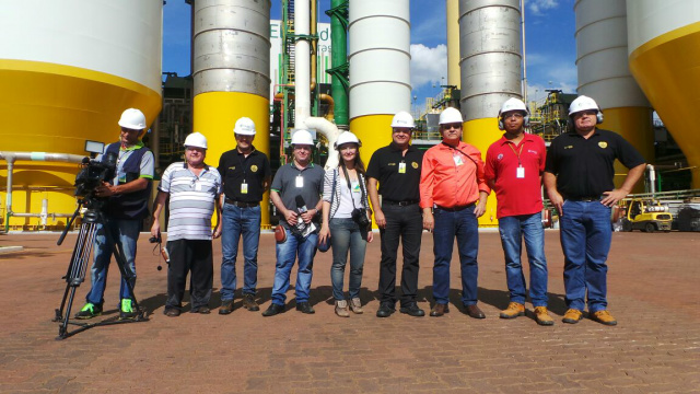 Jornalistas e colaboradores da Eldorado Brasil que acompanharam os visitantes, durante a visita técnica. (Foto: Perfil News)