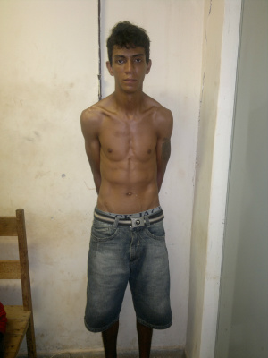 Traficante é preso durante abordagem da PM na Vila Piloto O acusado responderá pelo crime de tráfico de drogas
Foto:Divulgação