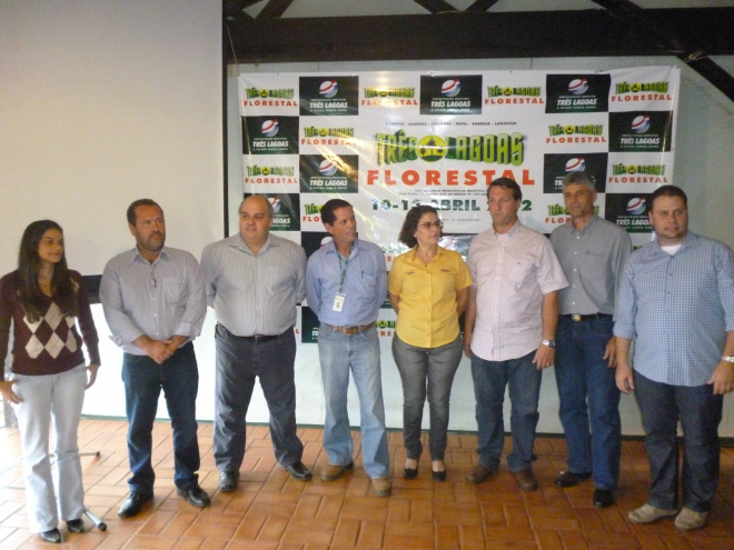 Parceiros, expositores e organizadores durante lançamento do Três Lagoas Florestal que aconteceu em julho de ano passado (Foto; Painel Florestal)