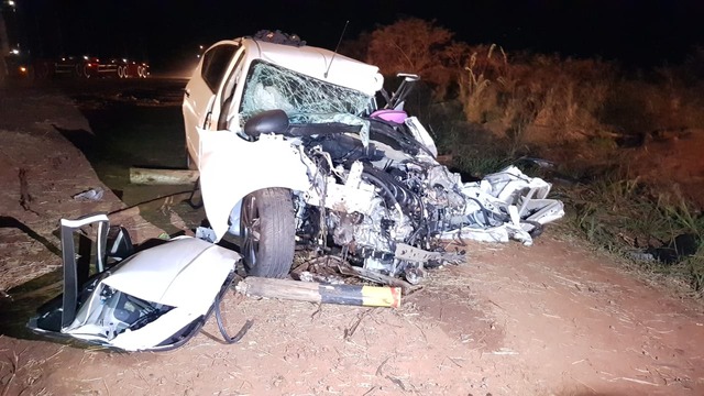 Acidente no final de julho deixou duas pessoas mortas, sendo uma criança. Mulher que morreu no hospital não entrou nas estatísticas de mortes na estrada, já que a PRF contabiliza apenas os que perdem a vida no local. Foto: Marcia Hellen