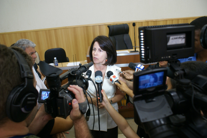 Depois da sessão da Câmara, Márcia concedeu entrevista coletiva à imprensa (Foto: Ricardo Ojeda)