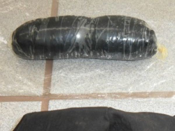 Mulher é presa com drogas em partes íntimas Mulher pegou droga na Bolívia
Foto: Divulgação/DOF
