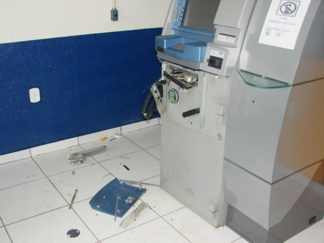 Caixa eletrônico é arrombado com explosivos em MS, diz polícia Foram usadas pequenas quantidades de explosivos no caixa. (Foto: Divulgação/Polícia Civil)