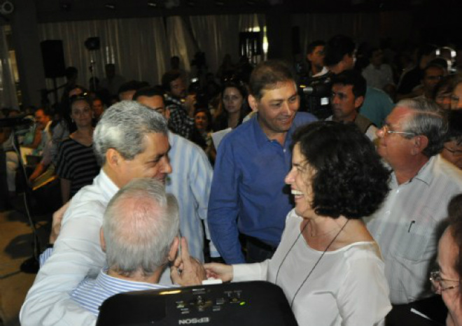 Márcia Moura e o governador André Puccinelli durante reunião. Foto: Divulgação/Assessoria